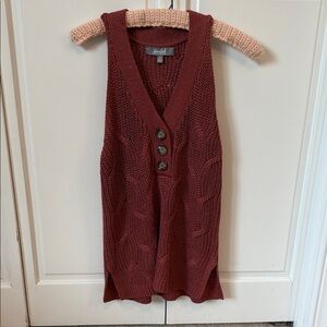 Marled Sleeveless V-Neck Sweater in Deep Red